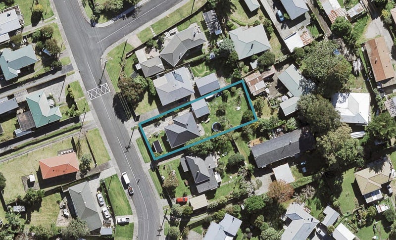 29 Tramway Road, Beach Haven, Auckland - Carousel 1