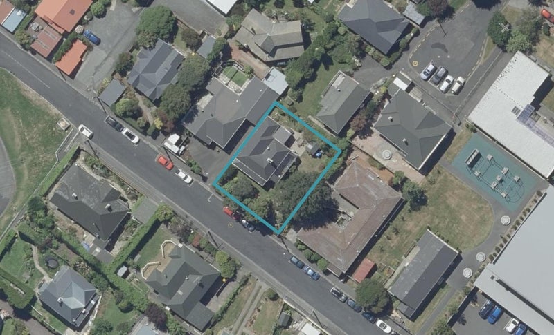 16 Oban Street, Kaikorai, Dunedin - Carousel 1