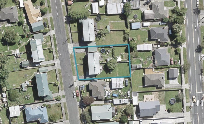 2/5 Walker Grove, Stokes Valley, Lower Hutt - Carousel 1