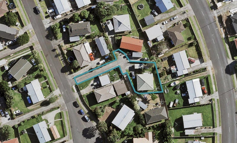 16 Dungarvon Place, Clendon Park, Auckland - Carousel 1
