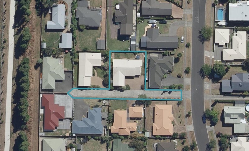 8 Hastings Place, Hamilton Lake, Hamilton - Carousel 1