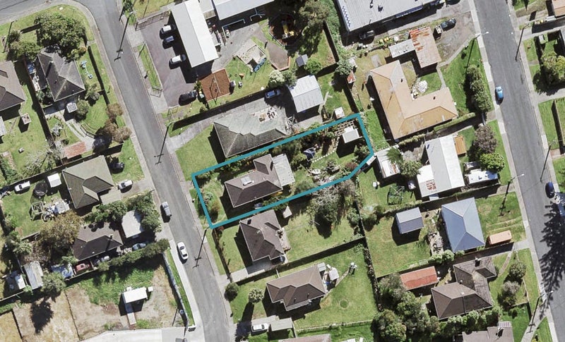 6 Hayman Place, Beach Haven, Auckland - Carousel 1