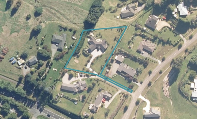 21 Loch Views Road, Taupo - Carousel 1