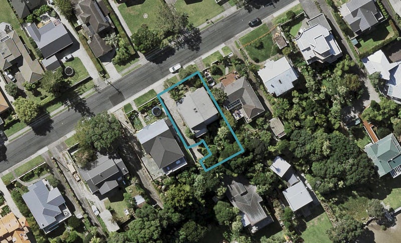89 Norwood Road, Bayswater, Auckland - Carousel 1