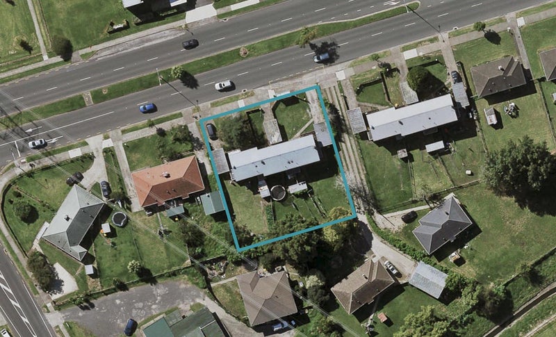215 East Tamaki Road, Ōtara, Auckland - Carousel 1