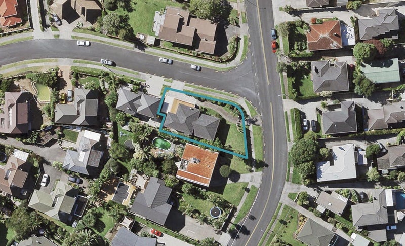 2 McCahill Views, Botany Downs, Auckland - Carousel 1