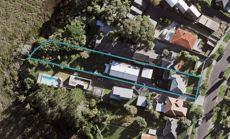 11 Seaside Avenue, Waterview, Auckland - Carousel 1