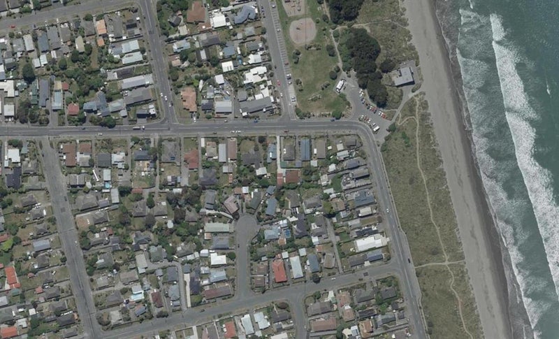 11 Beach Road, North New Brighton, Christchurch - Carousel 1