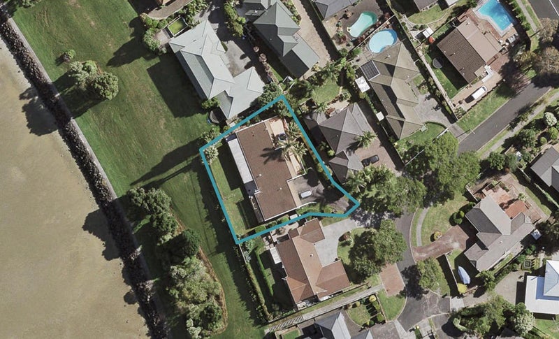 7 Elana Court, Conifer Grove, Takanini - Carousel 1