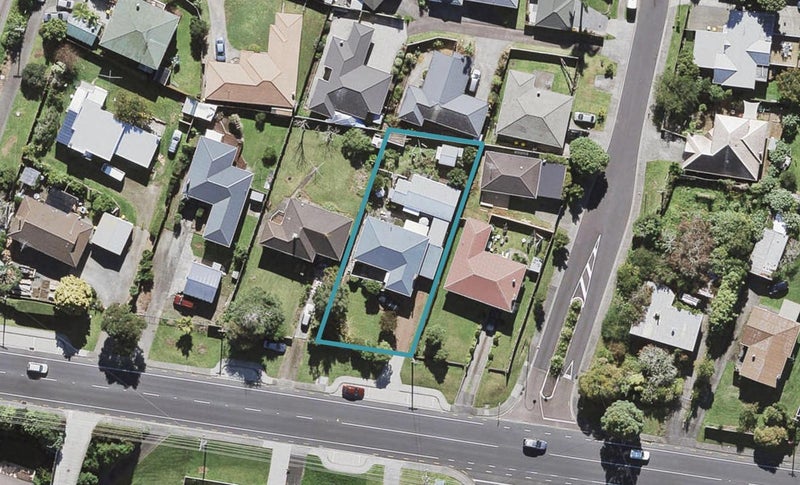 98 Triangle Road, Massey, Auckland - Carousel 1