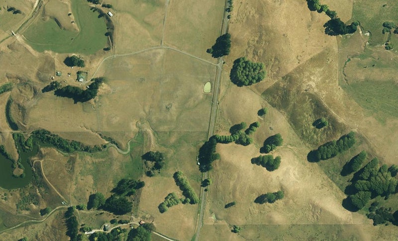 2558 Kahuranaki Road - Carousel 1