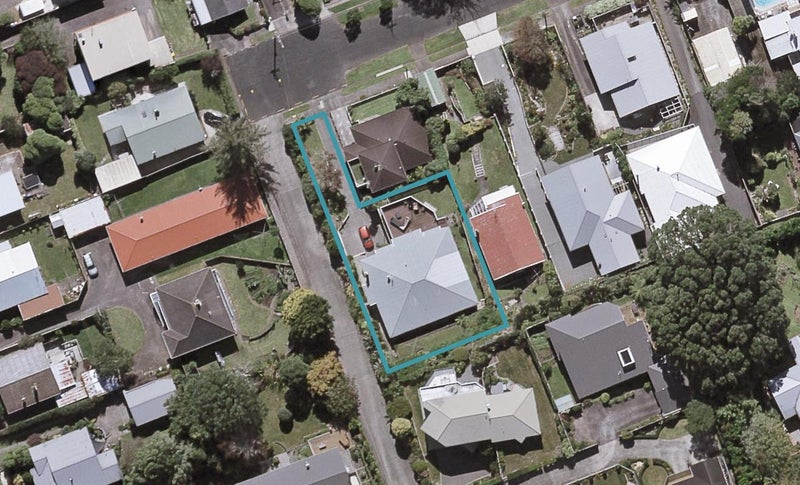 13A Burns Street, Westown, New Plymouth - Carousel 1