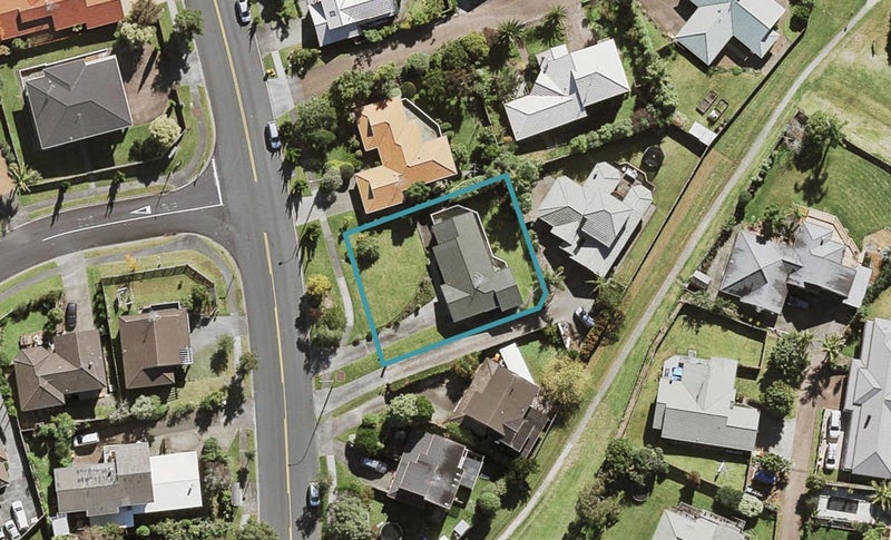 37 Unsworth Drive, Unsworth Heights, Auckland - Carousel 1