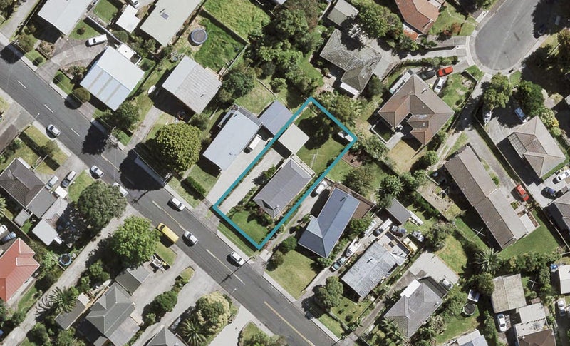 102 Awaroa Road, Sunnyvale, Auckland - Carousel 1