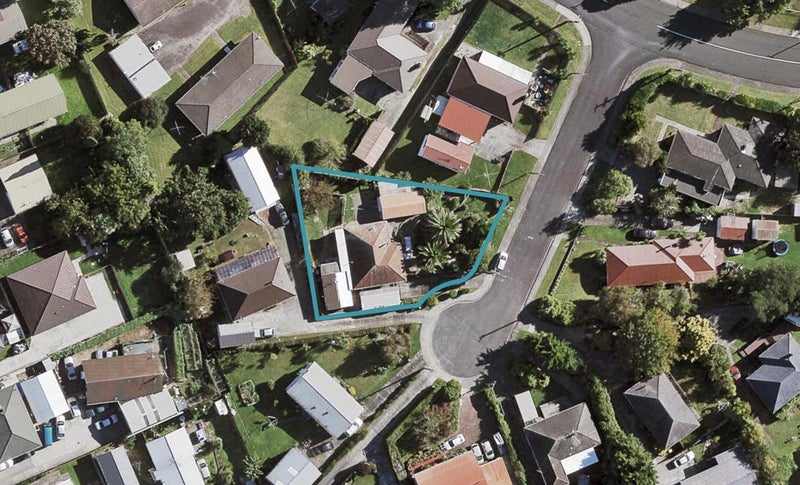 1 Albertson Place, Manurewa, Auckland - Carousel 1
