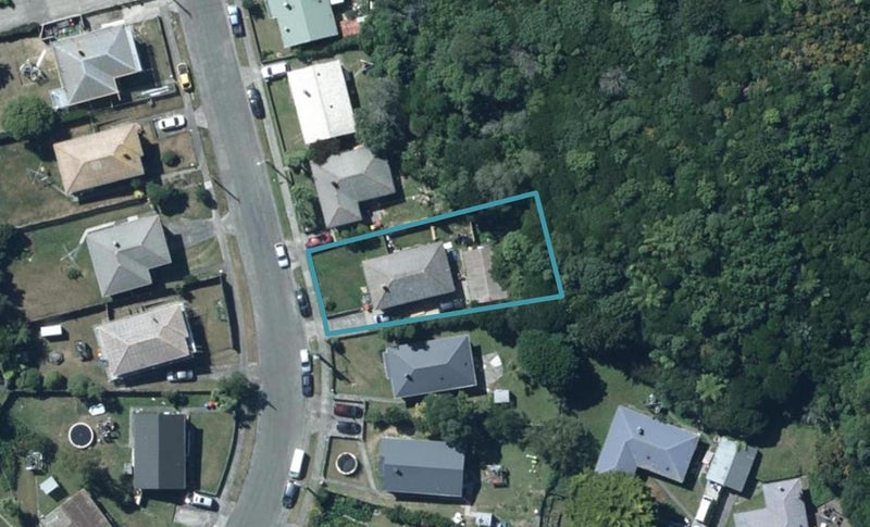 36 Cardiff Crescent, Cannons Creek, Porirua - Carousel 1