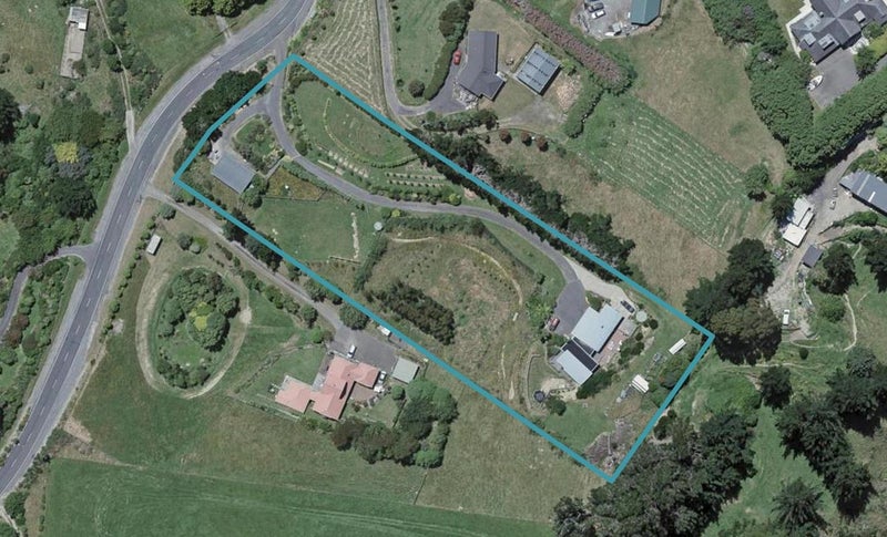 50 Woodburn Drive, Takapu Valley, Wellington - Carousel 1