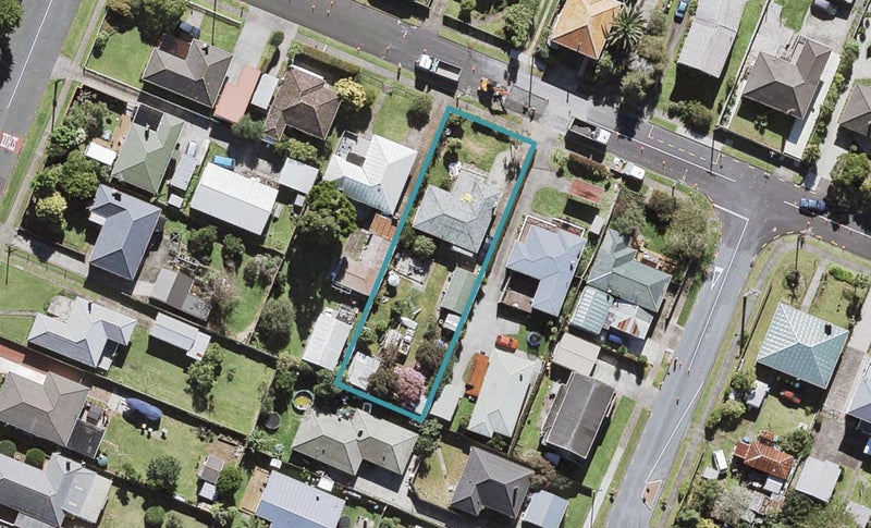 3 Beaubank Road, Kelston, Auckland - Carousel 1