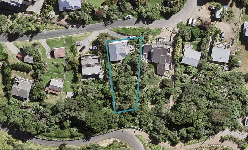 7 Seventh Avenue, Onetangi, Waiheke Island - Carousel 1