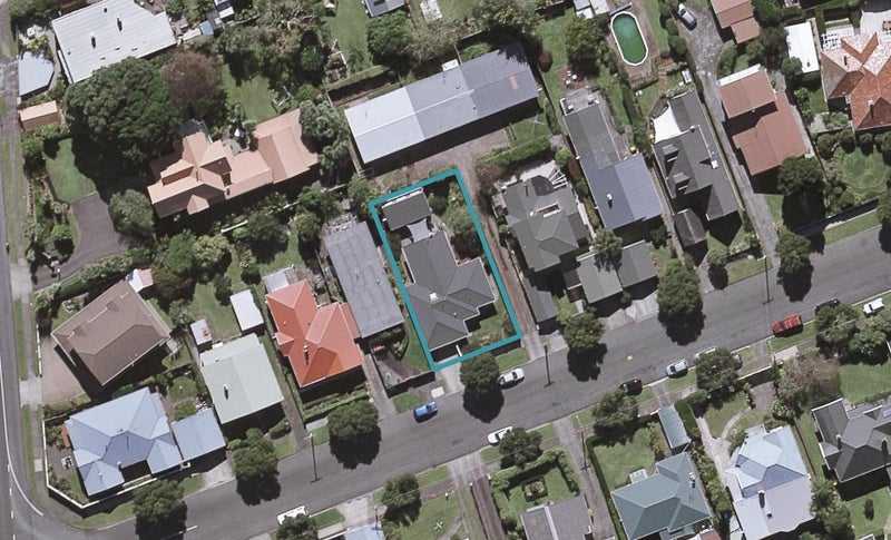 9 George Street, Lower Vogeltown, New Plymouth - Carousel 1