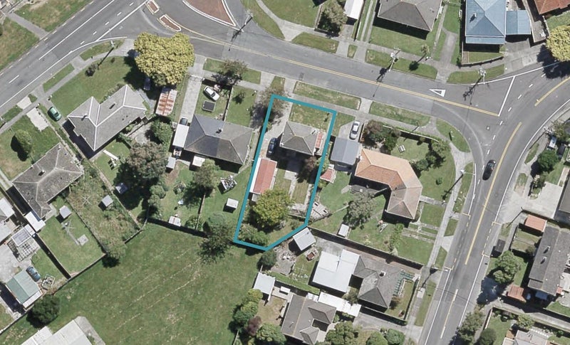 8 Naenae Road, Naenae, Lower Hutt - Carousel 1