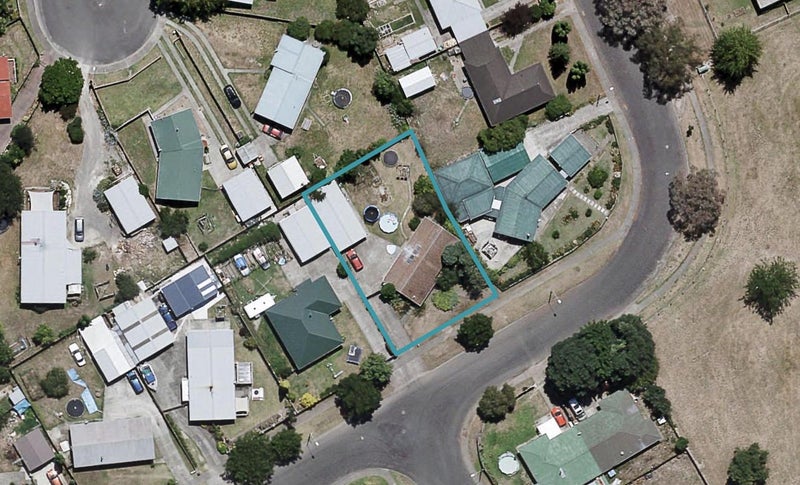20 Burton Crescent, Flaxmere, Hastings - Carousel 1