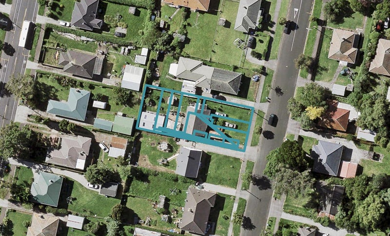 29E Kawiti Avenue, Point England, Auckland - Carousel 1