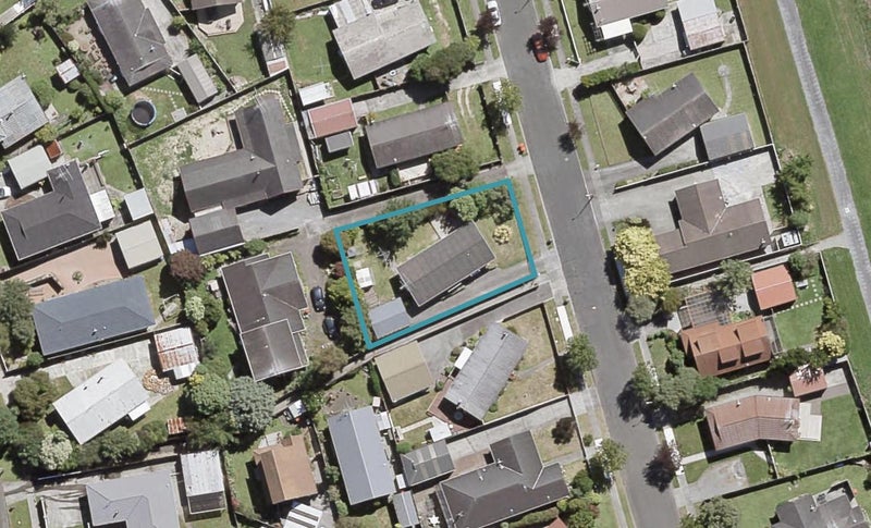 15 Memphis Grove, Totara Park, Upper Hutt - Carousel 1