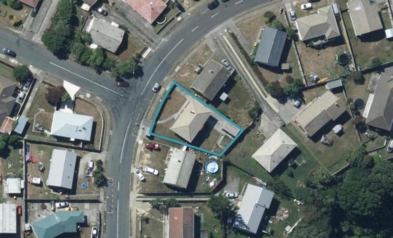 17 Takapuwahia Drive, Takapuwahia, Porirua - Carousel 1