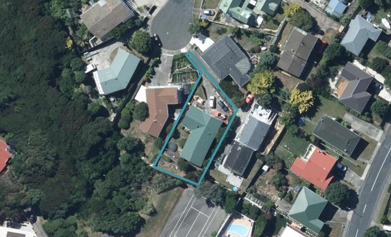 13 Mervyn Place, Plimmerton, Porirua - Carousel 1