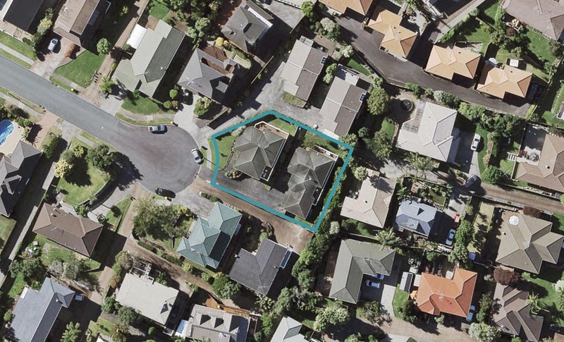 2/17 Cambric Place, Botany Downs, Auckland - Carousel 1