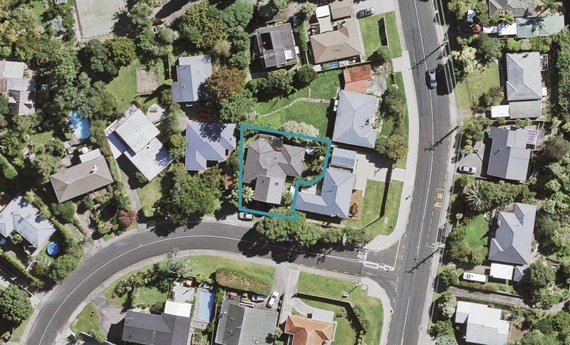 1 Daffodil Street, Titirangi, Auckland - Carousel 1