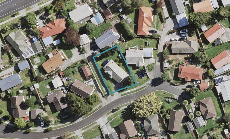 16 Rosemead Place, Randwick Park, Auckland - Carousel 1