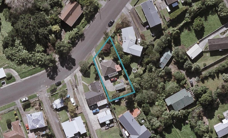 6 Cowling Road, Hurdon, New Plymouth - Carousel 1