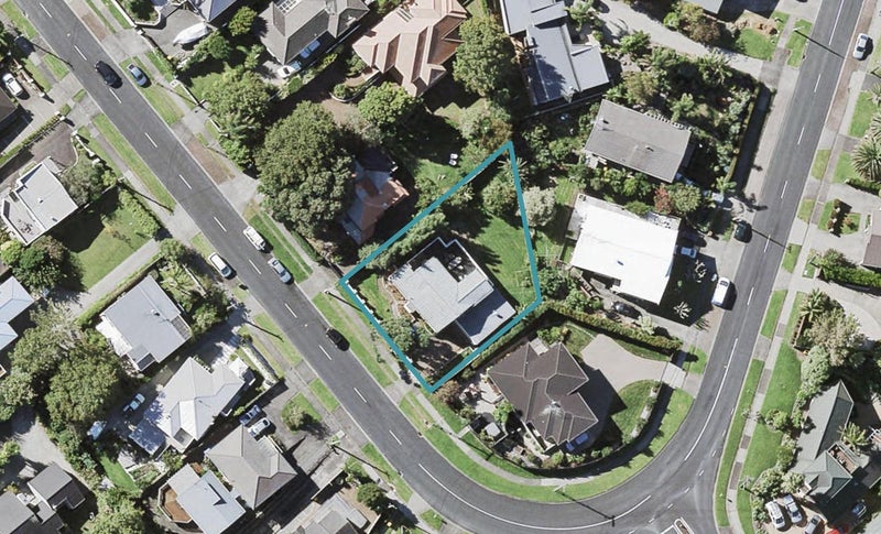 54 Churchill Road, Cockle Bay, Auckland - Carousel 1