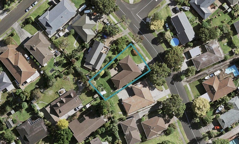 18 Rushgreen Avenue, Pahurehure, Papakura - Carousel 1