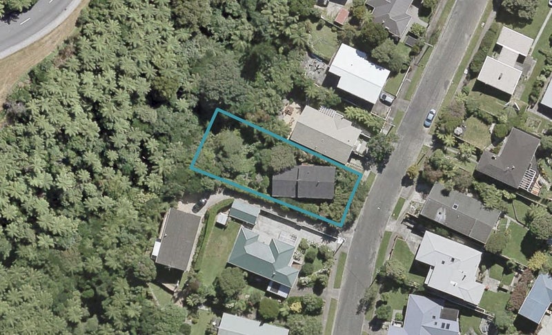 14 Christina Grove, Normandale, Lower Hutt - Carousel 1