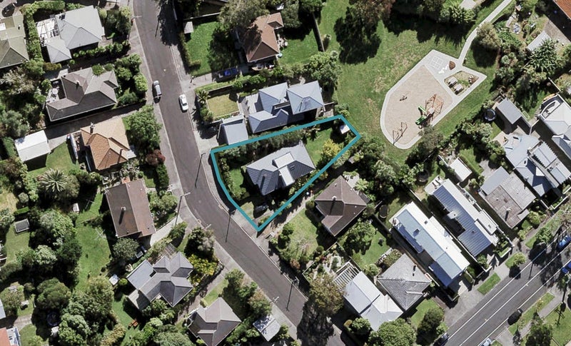 30 Tirotai Crescent, Westmere, Auckland - Carousel 1