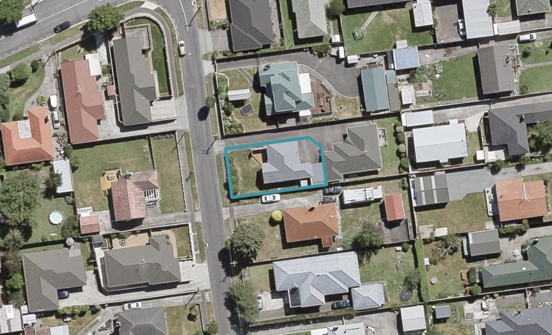 15 Massey Street, Elderslea, Upper Hutt - Carousel 1