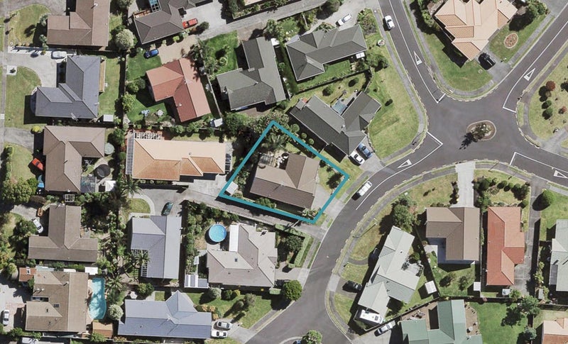 21 Maurice Borich Place, Henderson, Auckland - Carousel 1