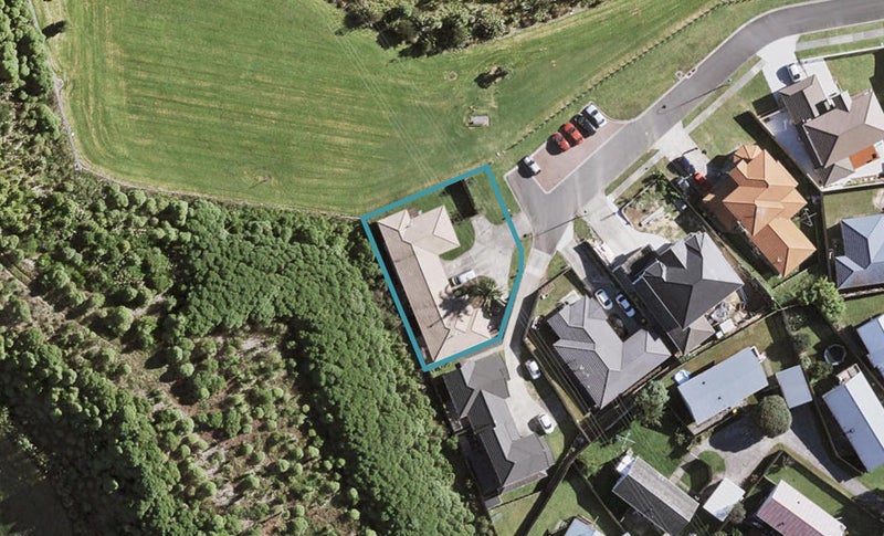 14 Mediterranean Way, Goodwood Heights, Auckland - Carousel 1