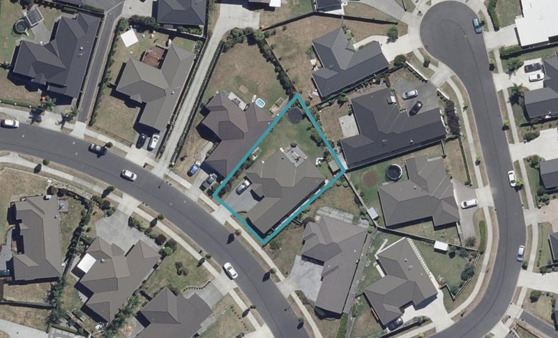 33 Tallentire Crescent, Huntington, Hamilton - Carousel 1