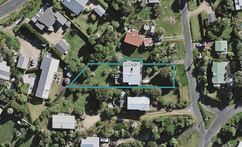 11 Park Road, Surfdale, Waiheke Island - Carousel 1