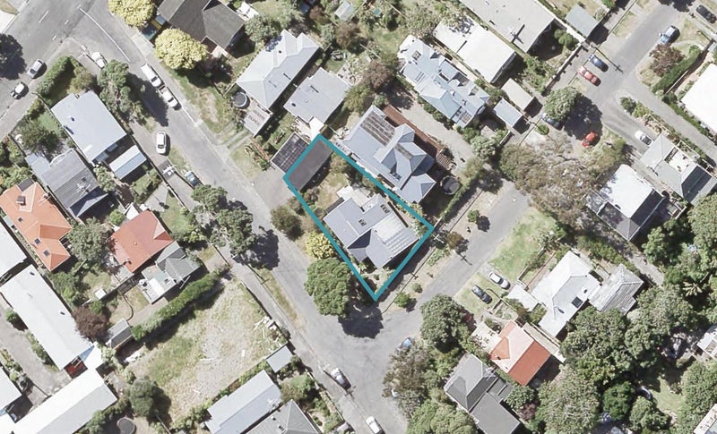 5 Matipo Street, Eastbourne, Lower Hutt - Carousel 1