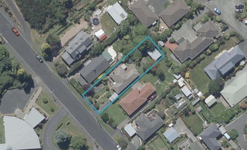 8 Centennial Avenue, Helensburgh, Dunedin - Carousel 1