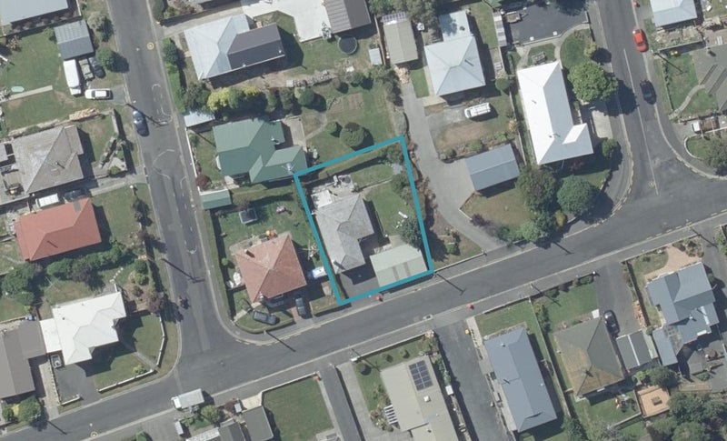 12 Paterson Street, Abbotsford, Dunedin - Carousel 1