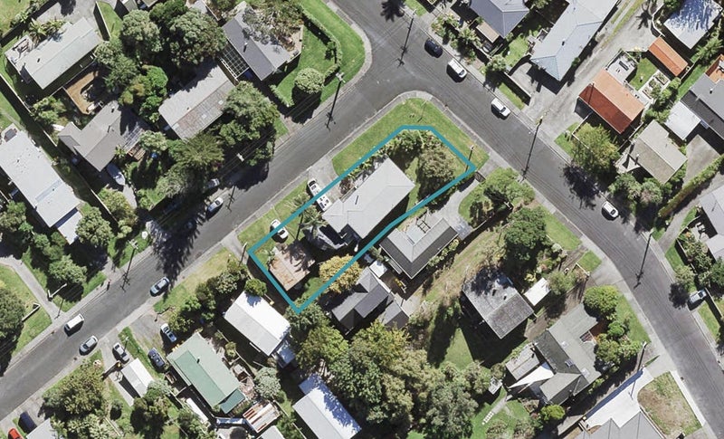 60 Aeroview Dr, Beach Haven, North Shore City - Carousel 1