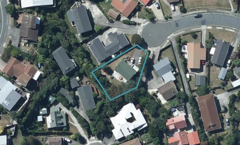 43 Bodmin Terrace, Camborne, Porirua - Carousel 1