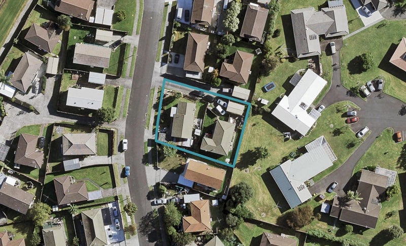 1/17 Silver Creek Road, Weymouth, Auckland - Carousel 1