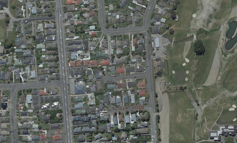 2/6 Player Place, Shirley, Christchurch - Carousel 1